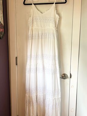Jessica Simpson White Eyelet Tiered Maxi Dress